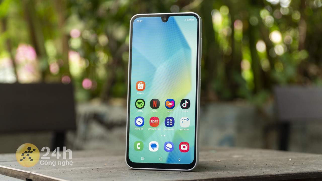 Trên tay Galaxy A16 4G: Thiết kế quen thuộc, chip MediaTek Helio G99